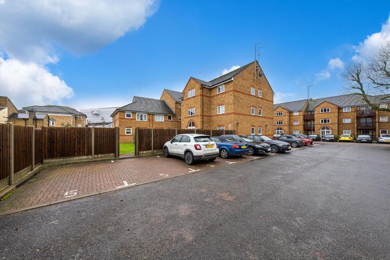 Luxury 2 Bed Apartment Stansted Airport Bishops Stortford Bishop's Stortford Kültér fotó